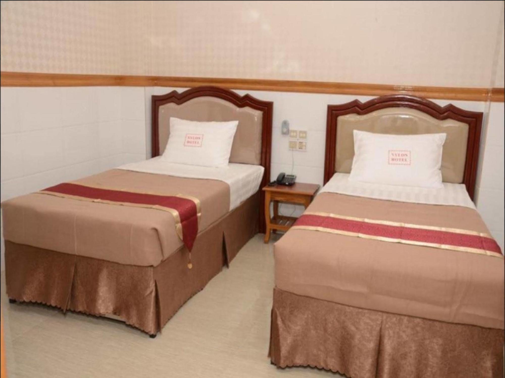 Hotel Nylon Mandalay Exteriör bild